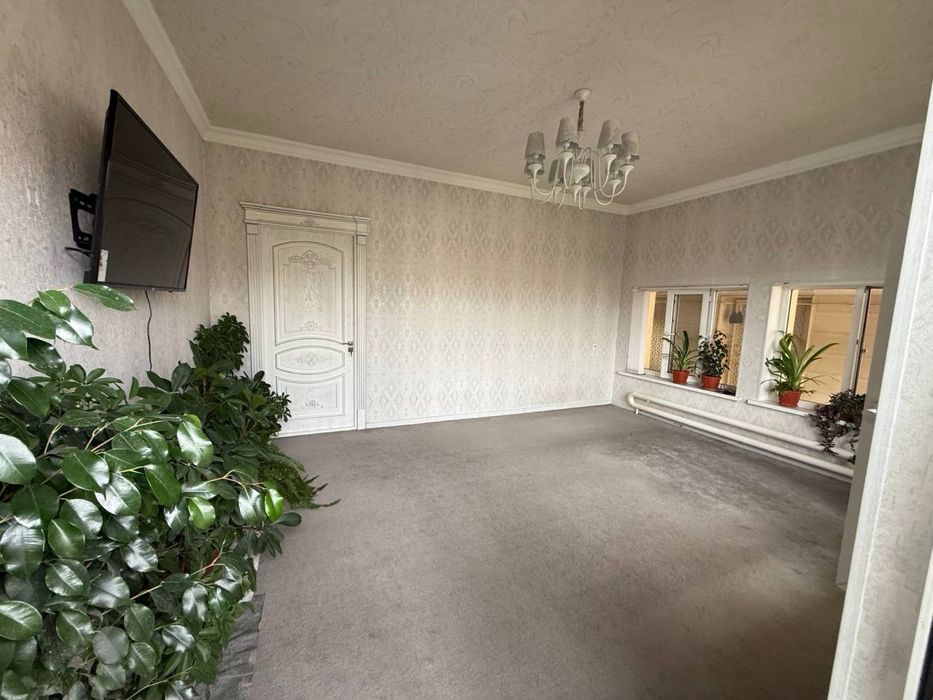 Продаеться дом по цене земли срочно 8.18 соток 5 комнат 2 сан узла