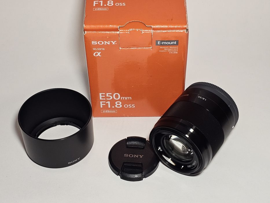 Sony E 50mm f/1.8 OSS