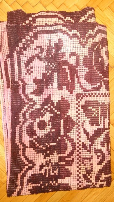 Vând cuvertura pt pat țesută manual la război