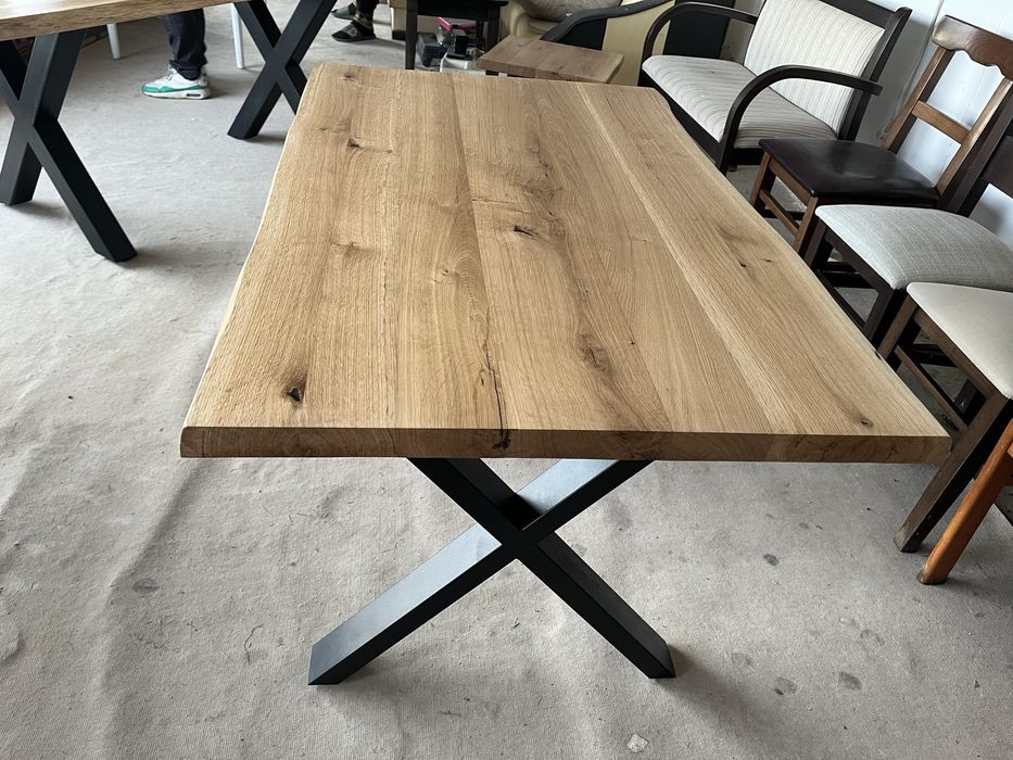 Трапезна маса от дъб масив с метални крака 120/80