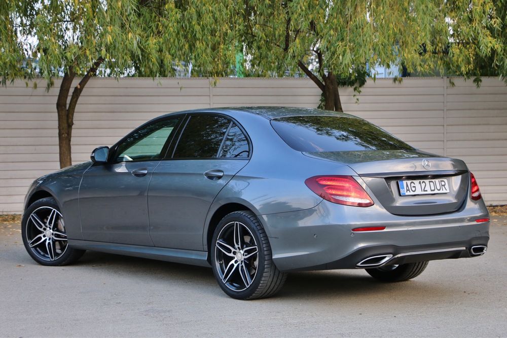 Mercedes-Benz E220d 4Matic BordDigital Burmester Multibeam