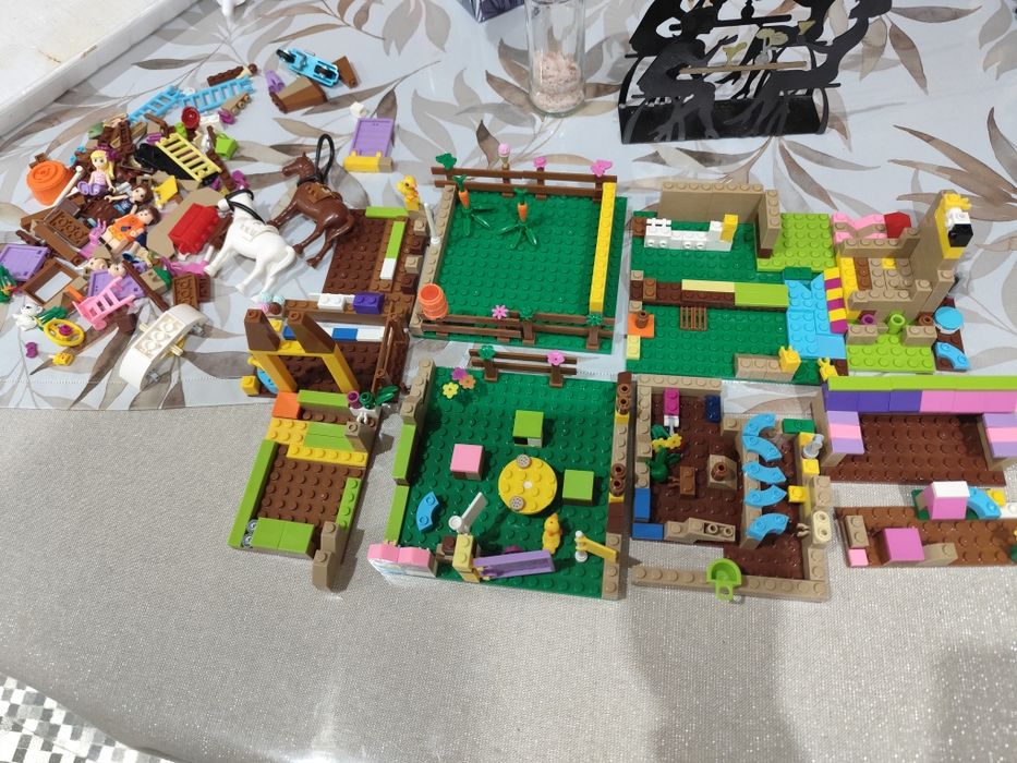 Разнообразни детски играчки