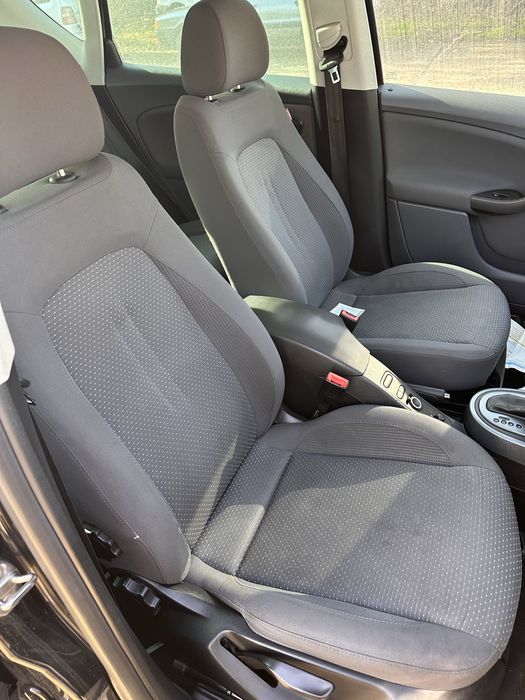 Салон с подгрев от сеат алтеа / седалки с подгрев от seat altea