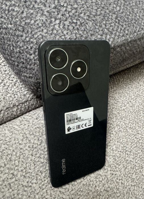 Продам сотовый телефон Realme C61
