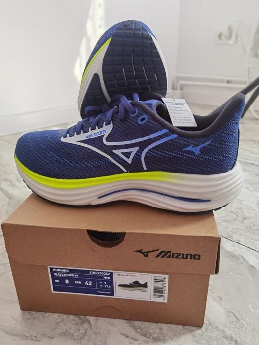 Adidași mizuno noi la cutie