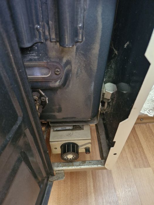 Vând Convector pe gaz