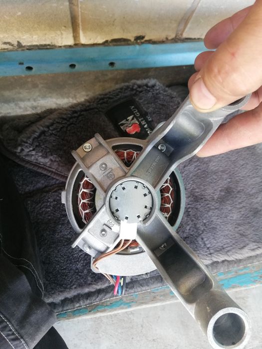 Продам мотор от стиральной машинки автомат