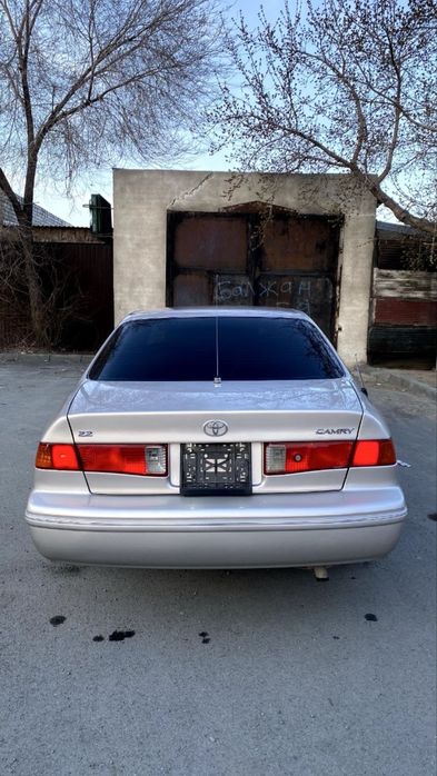 Toyota Camry 2001 года