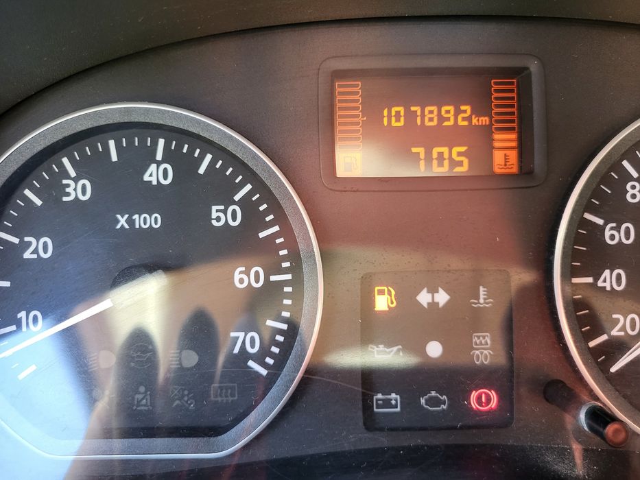 VAND LOGAN 2010 MOTOR 1.4 benzina stare impecabila ,fara  pic de rugina km reali!