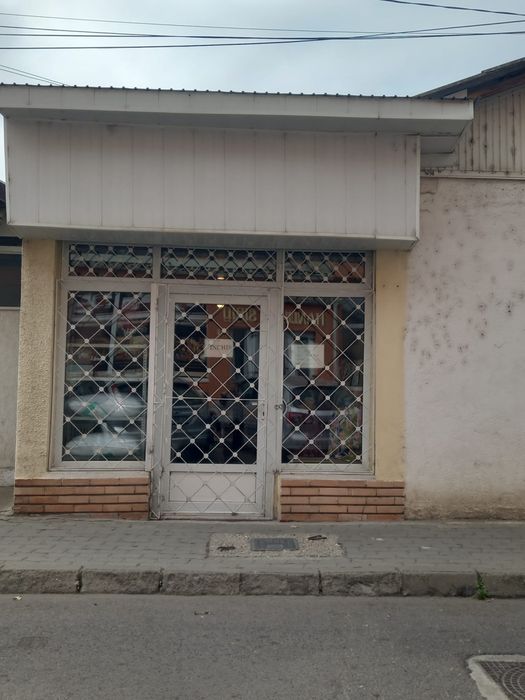 Spațiu comercial de închiriat – 30 mp, Fetești-Gară, Piața Agroalimentară