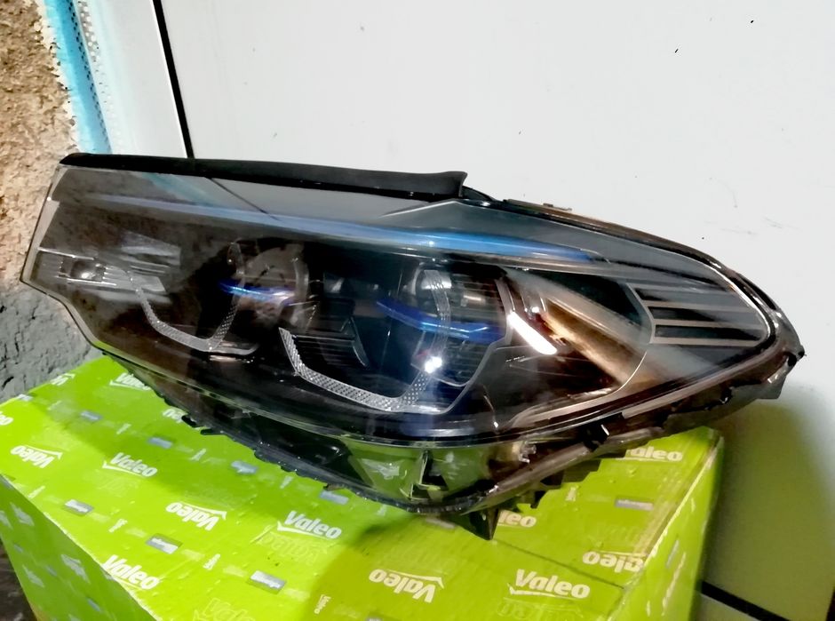 Фарове фар  за БМВ 5 Г30 Г31 Ф90 / BMW G30 G31 F90 Adaptive LED .