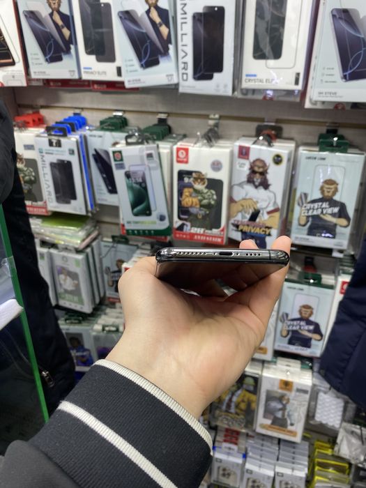 Iphone XS Max sotiladi edial