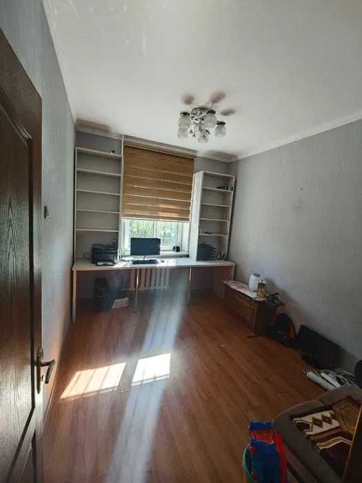 Продается 4/5/9 - 100 м2, в Юнусабаде 5 кв.напротив ресторана ШОХСАРОЙ