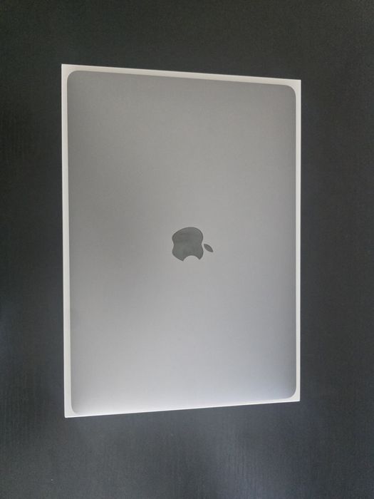 MacBook Air/ Apple M1 chip/13inch/246gb