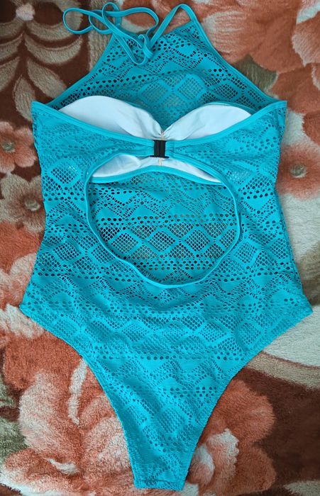 Vand costum de baie