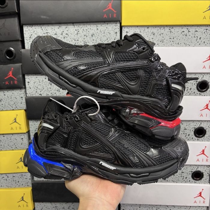 Balenciaga Runner LED