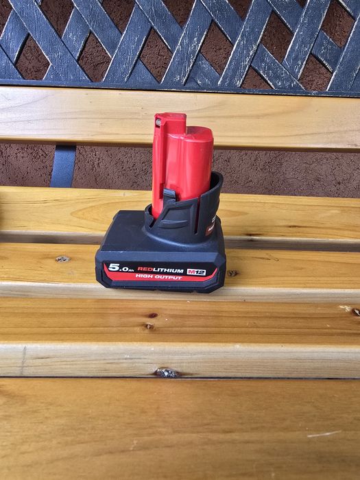 Mașină de lustruit/șlefuit subcompactă Milwaukee M12 BPS + acumulator  M12 HB5 HIGH OUTPUT