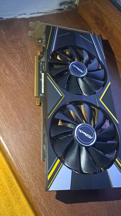 Мощная видеокарта RX5700XT