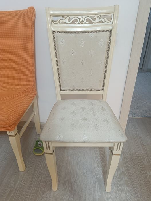 Стол со стульями