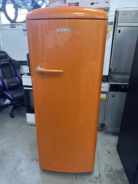 Ретро хладилник и фризер Gorenje.