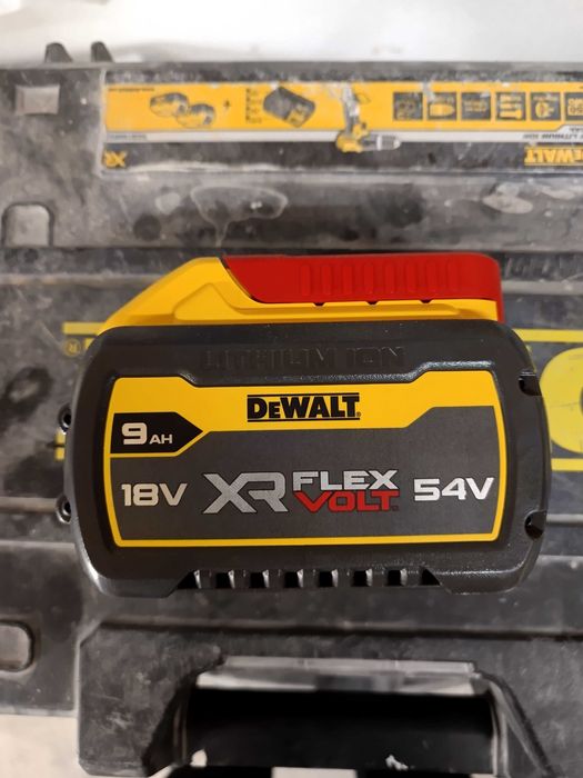 Миксер Dewalt 54V.Чисто нов с нов батерия и ново зарядно.С гаранци..jh