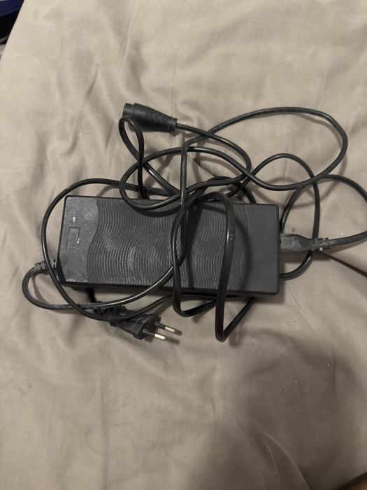 Incarcator minimotors v1 60v(66.4v 1.75A)