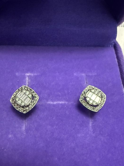 Бриллиантовые пусеты 750 пробы