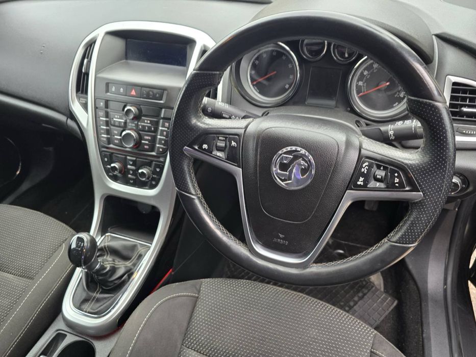 Opel Astra J 2012г 1.6 116 к.с. На части