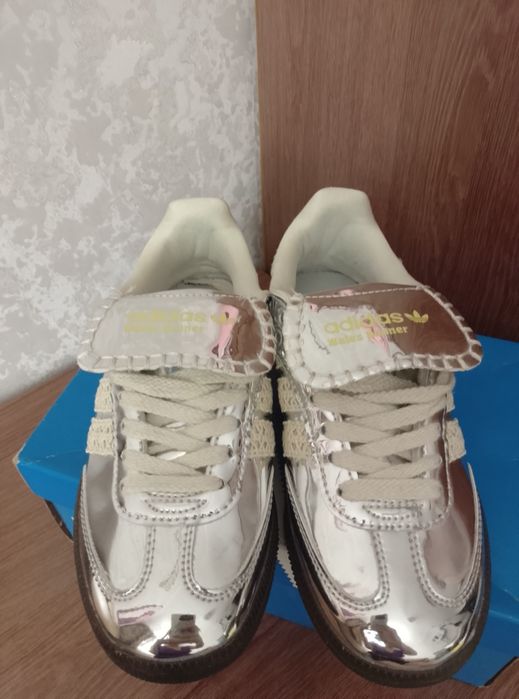 Кроссовки женские Adidas