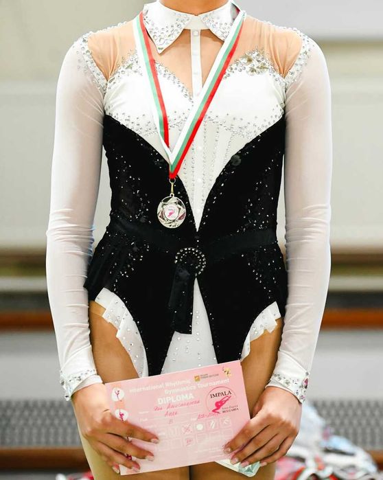 Трико за художествена гимнастика 13-15г