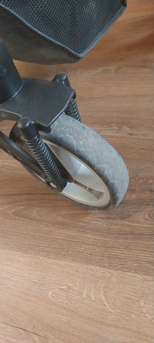 Бебешка. количка.