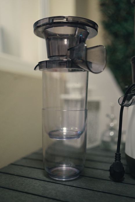 Сокоизтисквачка машина за фреш