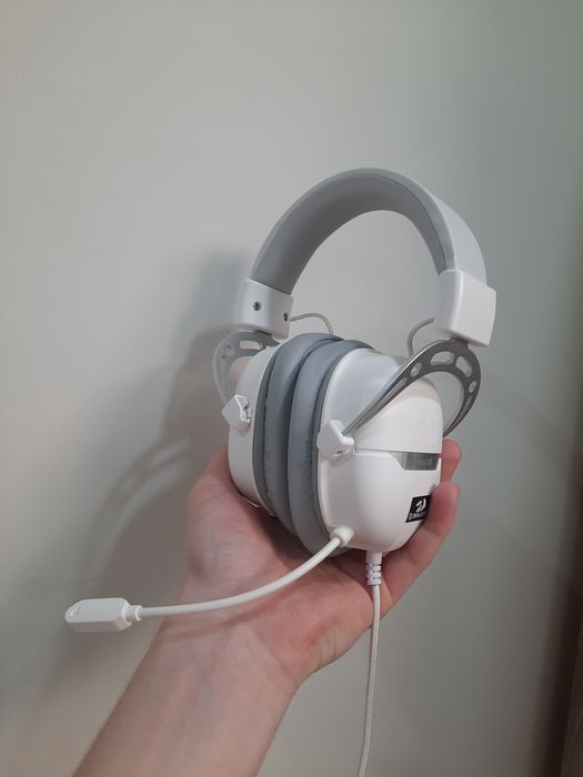 Продаю игровые наушники