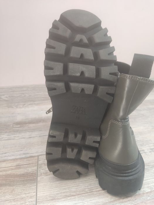 Дамски боти на ZARA