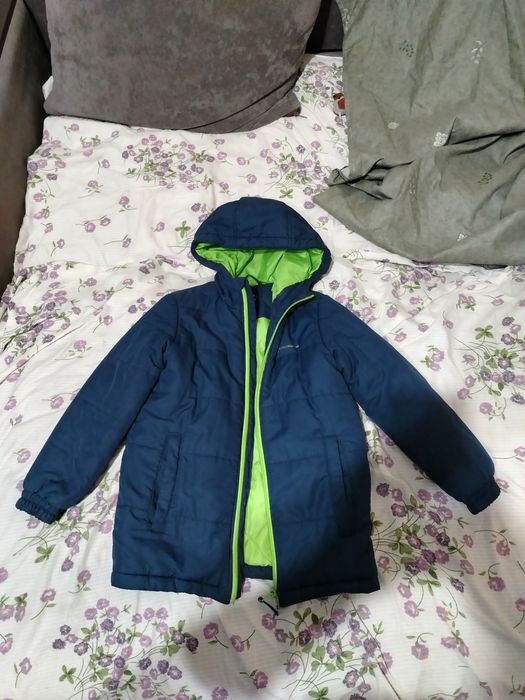Продам детские куртки