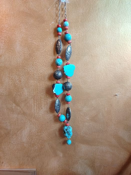 Vand colier de turcoaze, corali, alpaca