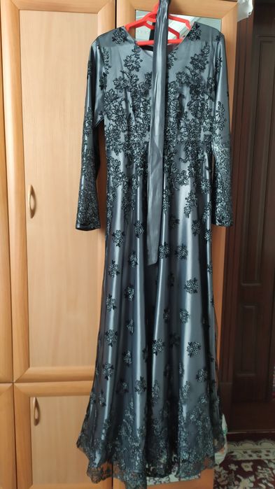 Rangi seriy 48-50 ga bemalol keladi