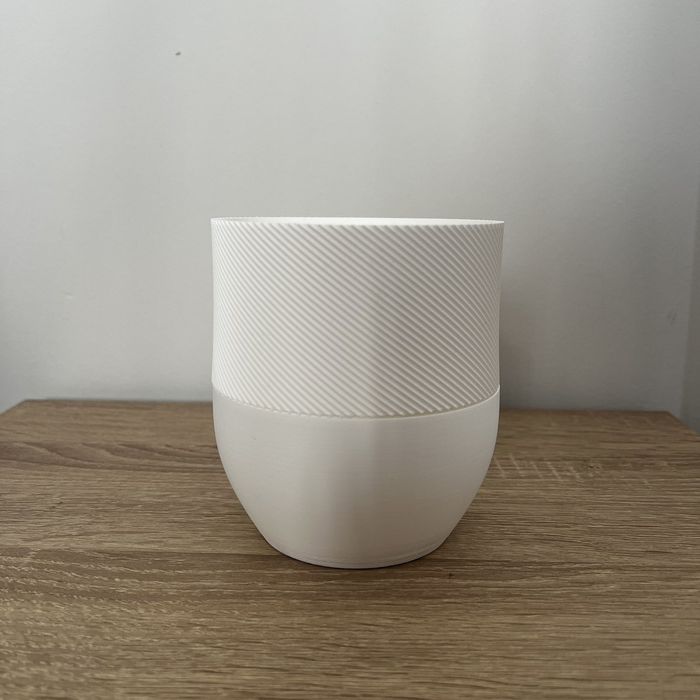 Саксийка с вградена светлина