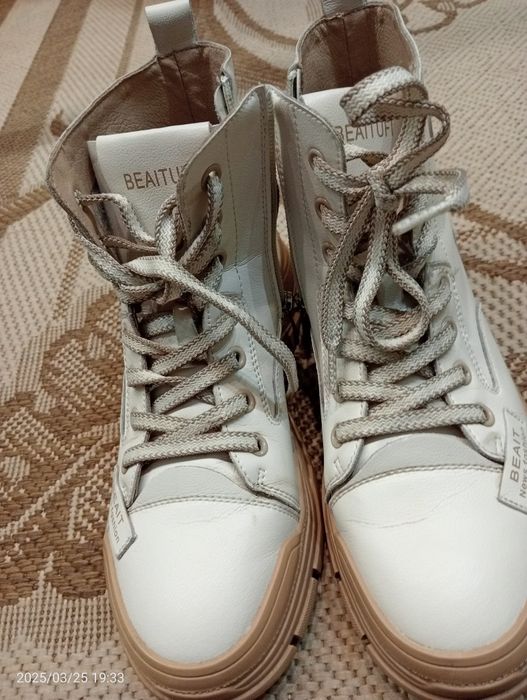 Ботинки демисезонные 39 размер,кожа.