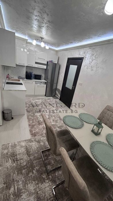 Продава се Двустаен апартамент в Пловдив, Център - 71 кв.м за 3154 €/кв.м - Снимка #2