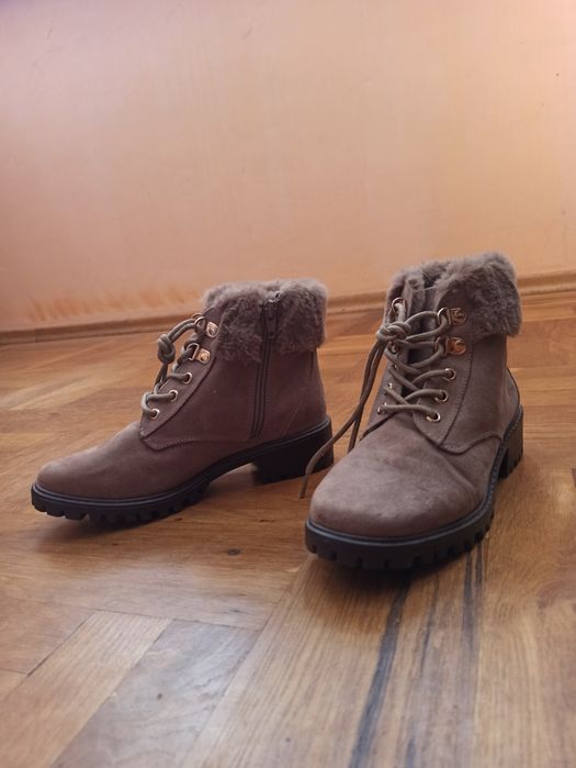 Дамски велурени ботуши