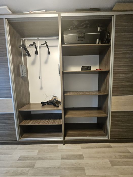 Четирикрилен гардероб