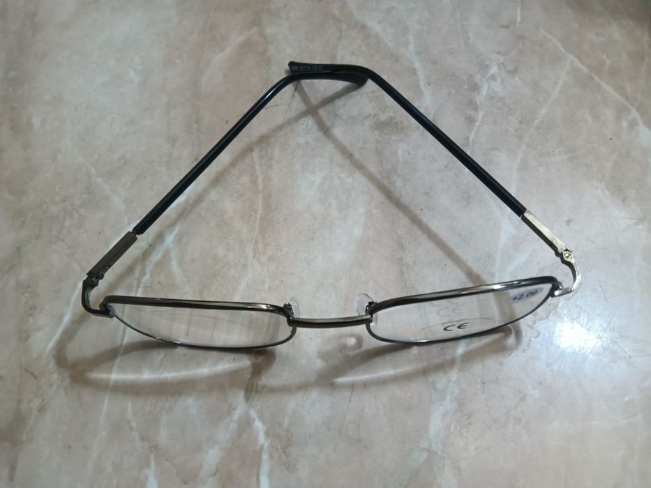 Диоптрични очила с метални рамки