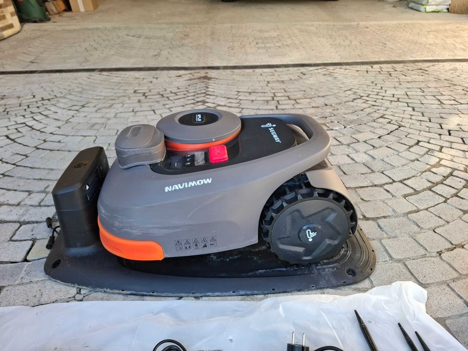 Безкабелна косачка-робот