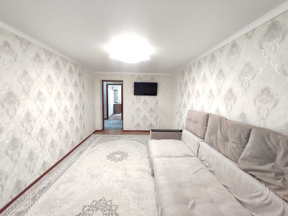 продается 4 комнатная квартира