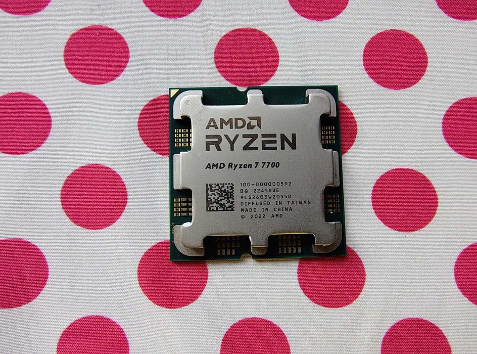 Procesor AMD Ryzen 7 7700 3.8GHz, socket AM5.