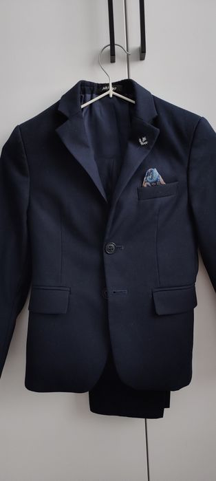 Школьный костюм  брюки и пиджак