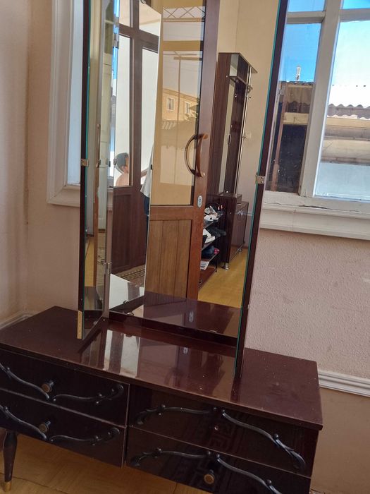 Eski uslubdagi 3 oynali 4 tortmali trelyaj sotiladi