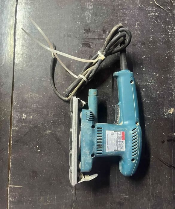 Электролобзик makita продам
