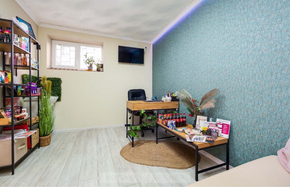 Продава се работещо соларно студио